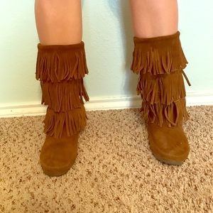 Minnetonka Boots size 11
