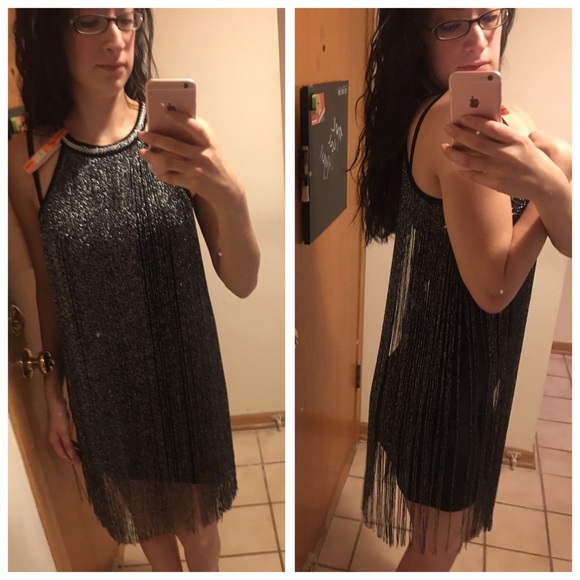Flapper looking kind of dress - Picture 3 of 3