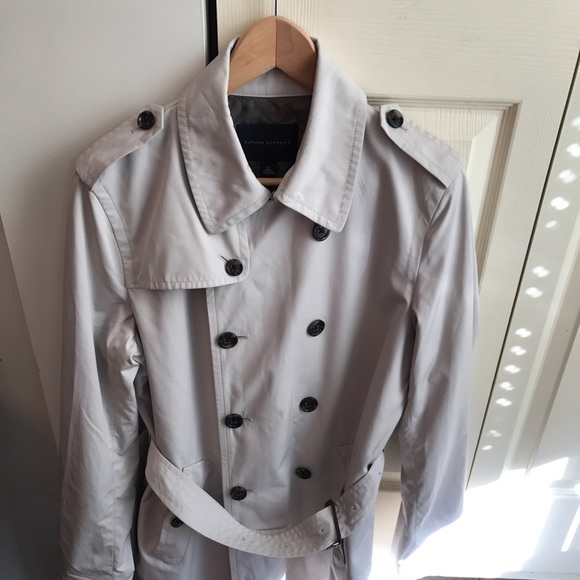 Banana Republic trench coat - Picture 1 of 4