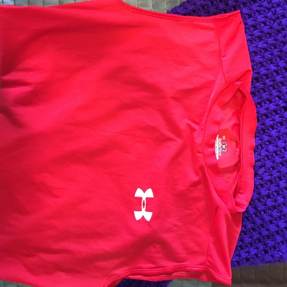 Under Armour fitted workout tank