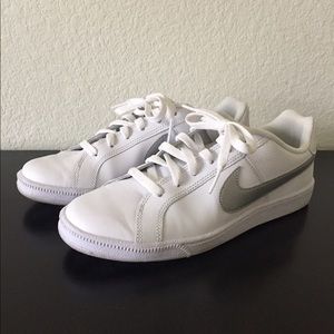 Nike street sneakers