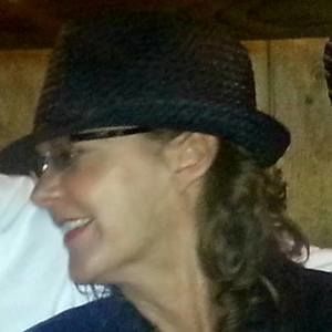 Meet your Posher, Angie