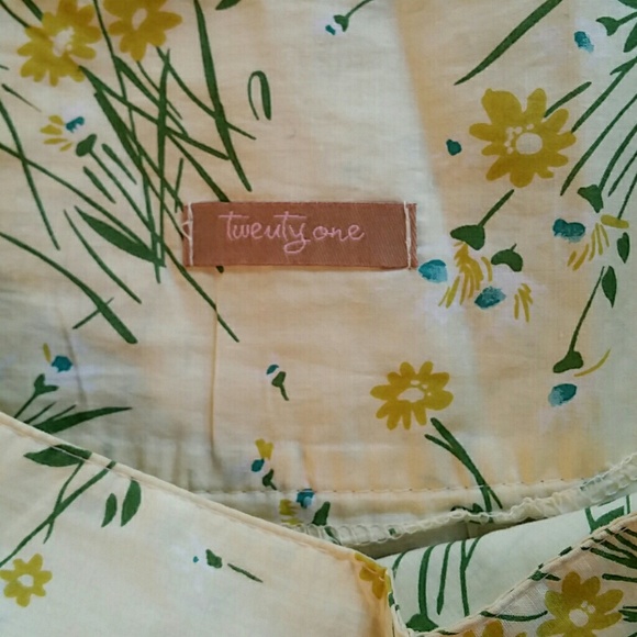 Vintage Forever 21 springtime skirt - Picture 3 of 3