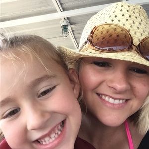 Meet your Posher, Lila