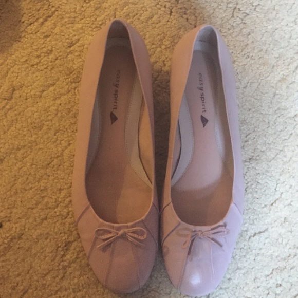 Kitten heel light pink flats