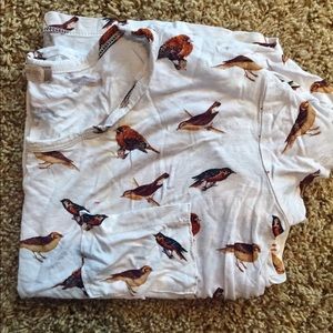 Tshirt with birds on it