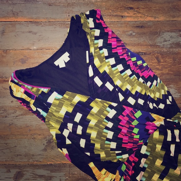 Bright Geometric Asymmetrical Close Tulip Dress