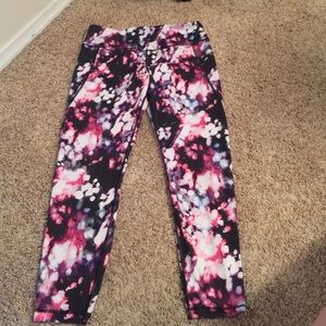 H&M cropped yoga pants