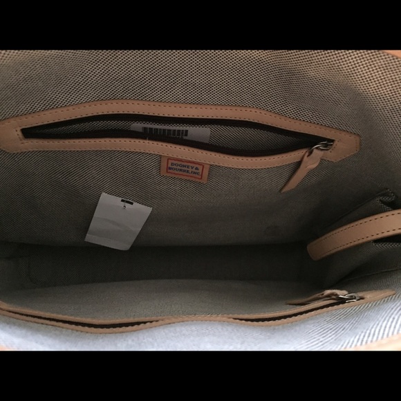 Dooney & Burke Med Shopper - Picture 3 of 4