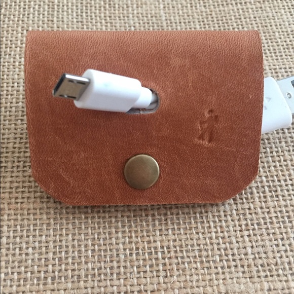 iPhone charger travel case: cord wrap/ear bud wrap