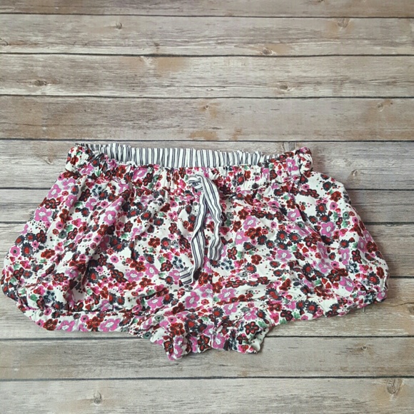 pink and red flower shorts - Picture 1 of 2