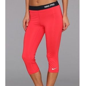 Nike 3/4 workout pants