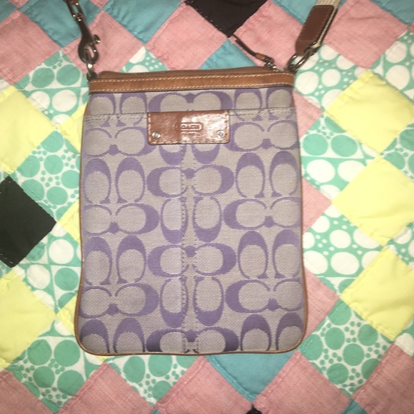 Small brown and purple coach purse 👛💕