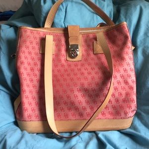 Dooney & Bourke tote