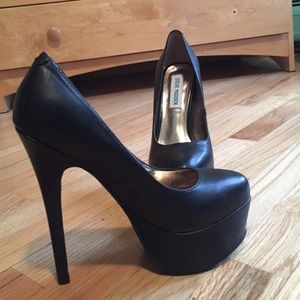 Steve Madden pumps