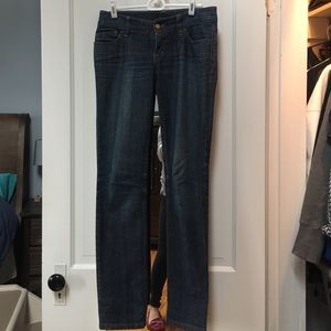 Limited size 4 straight leg mid rise jeans