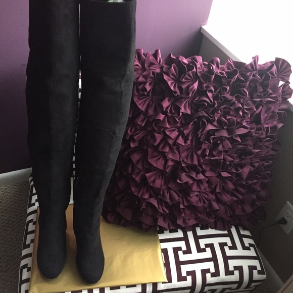 Over-the-Knee Faux Suede Boots- Brand New! - Picture 2 of 3
