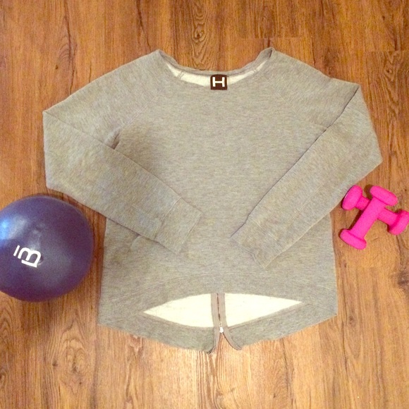 High-low zipper back pull over sweatshirt sizeM