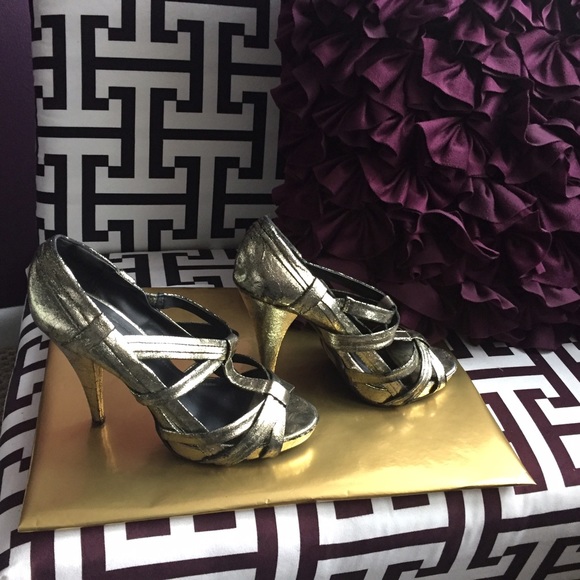 Gold Vintage Heels - Picture 2 of 3