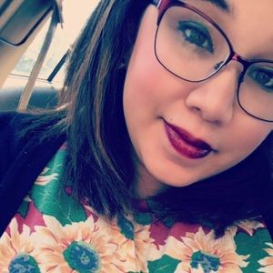 Meet your Posher, Juanita