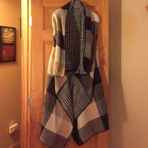 🆕 Long, soft, reversible vest!