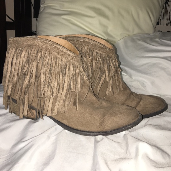 Brown suede fringe shoes