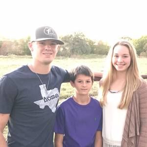 Meet your Posher, Holly