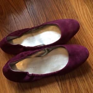 New Audrey Brooke Burgundy Flats 8.5