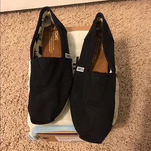 Black Classic Canvas Toms