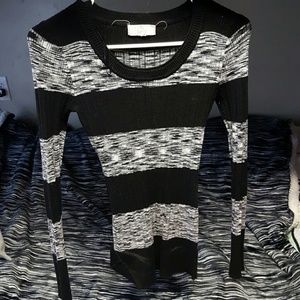 🚫 Cute Grey stripped scoop neck sweater