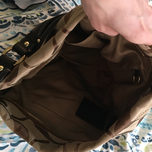 Signature Coach Large Carly w/dust bag - Picture 3 of 4