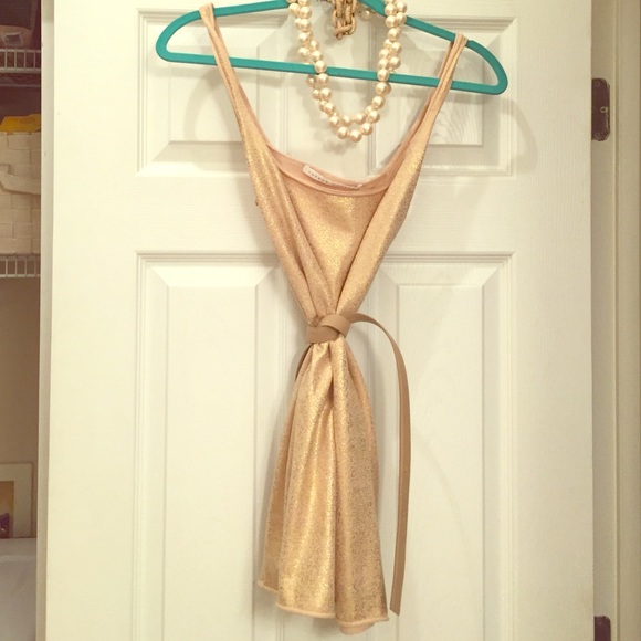 🔥🔥SALE NWTs Gorgeous gold Tunic or a sexy mini.