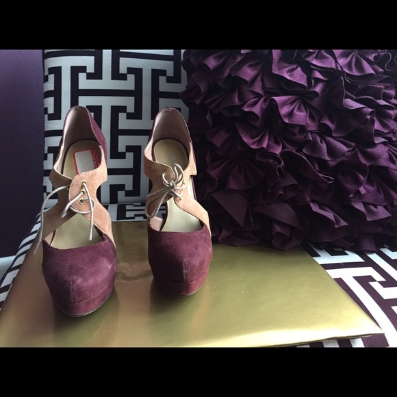 Super Cute Saddle Heels - Picture 3 of 3