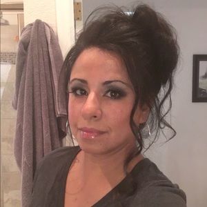 Meet your Posher, Rebeca