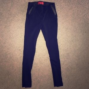 AKIRA Red Label leggings
