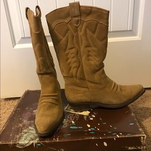 Tan Roxy Cowboy boots