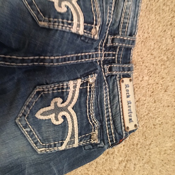 Rock revivals, size 25.