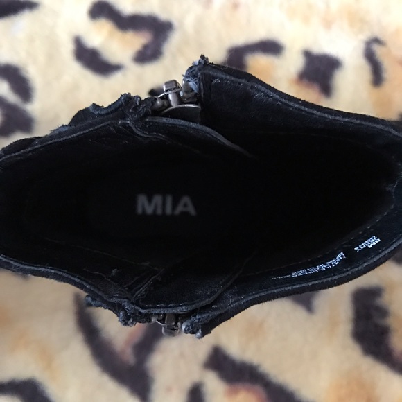 Mia   suede bootie❤️ - Picture 2 of 4