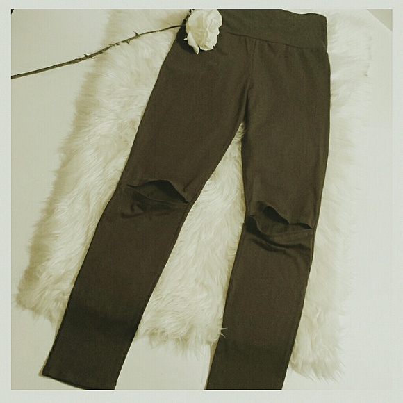 !Host Pick! Olive Cut-Knee Leggings - Picture 4 of 5