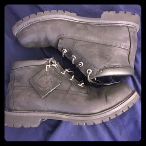 Timberland Short/ Ankle Boots - Black Leather