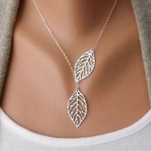 Jewelry - Silver Leaf Necklace