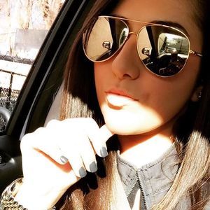 Meet your Posher, Bianca