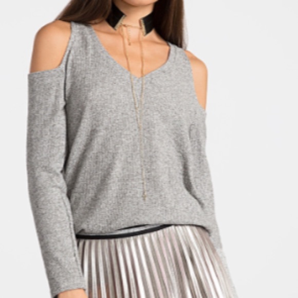 NWT Gray V-Neck Cold Shoulder Top - Picture 2 of 4