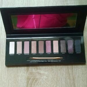 NEW soap and glory eyeshadow palette