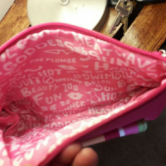 BEAUTIFUL PINK  COSMETIC BAG! - Picture 2 of 2