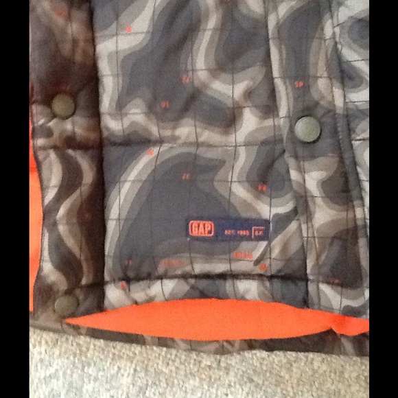 Gap Boys Puffy Vest - Picture 4 of 4