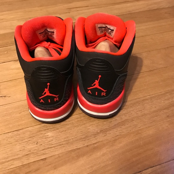 Jordan - retro crimson - kids size - Picture 3 of 4