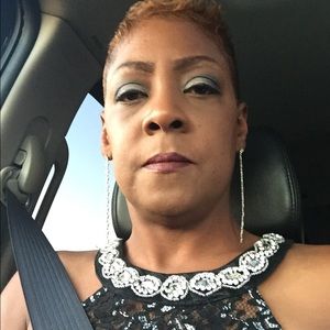 Meet your Posher, Pamela