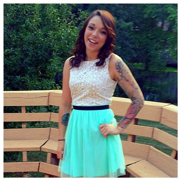 Meet your Posher, Tara - Picture 1 of 1