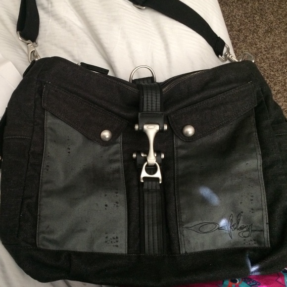 Men's Oakley bag